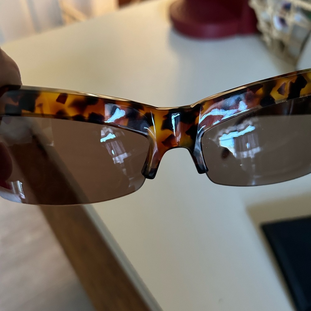 Beautiful Claude, Montana sunglasses in original case vintage